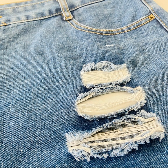 Shein distressed denim short shorts with frayed hem Size 16/18 - Picture 7 of 16
